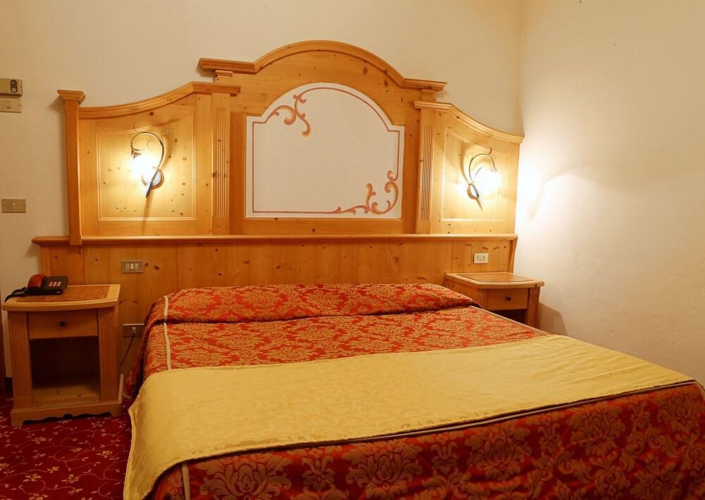 Hotel Belvedere Srl ファーイ・デッラ・パガネッラ エクステリア 写真